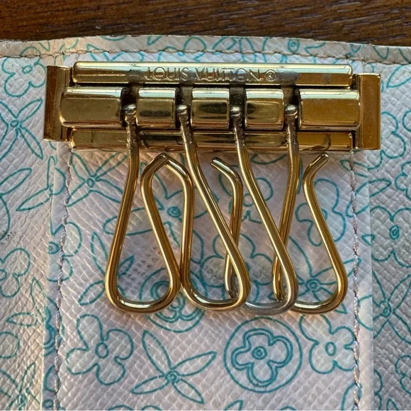 LOUIS VUITTON Monogram Limited Edition Interior Pattern 4 Ring Key Holder W/COA - Picture 10 of 14